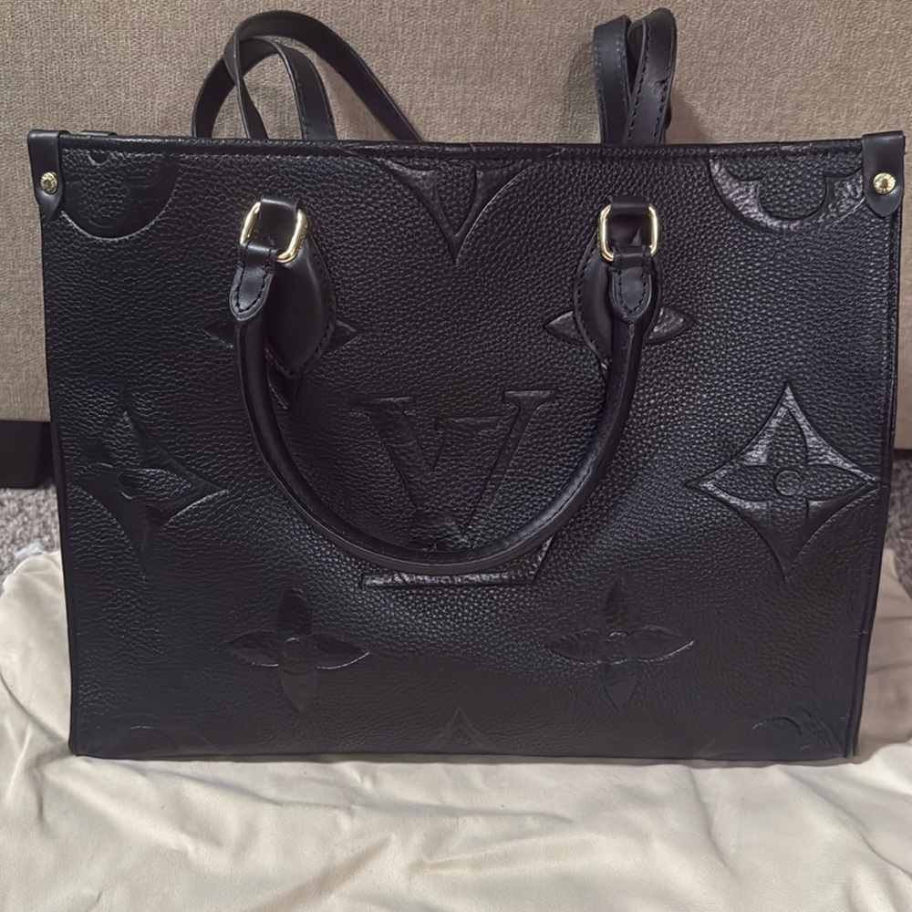 Black purse